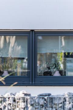 Kunststoff-Aluminium-Fenster in saniertem Reihenhaus